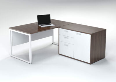 Titan 1600 Desk With Pedenza